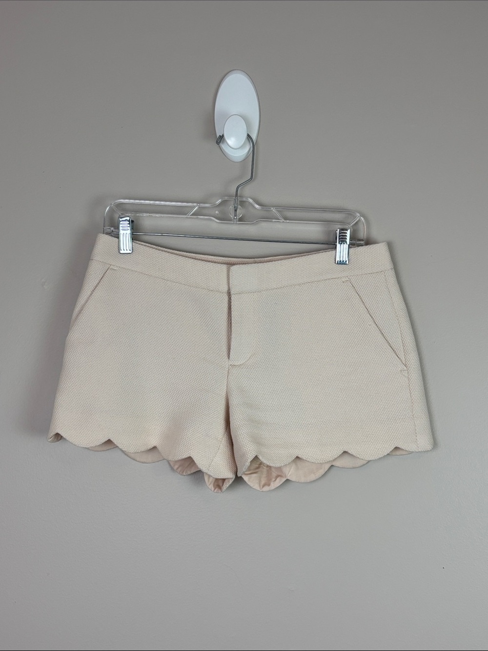 Club Monaco Women Scalloped Hem Cream Shorts Sz 2 Cotton Blend Stretch High Rise